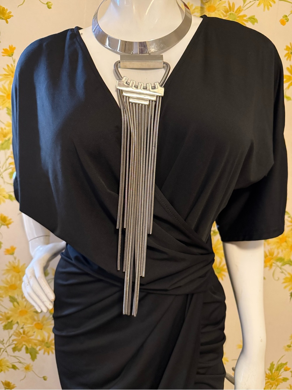 Eye-catching long fringe silver-tone metal choker-style necklace